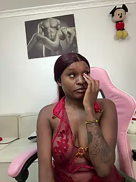 Snapshot of Lil-shawrie chatting on 02/04/26, 05:08 Lil-shawrie online show from 02/04/26, 05:08