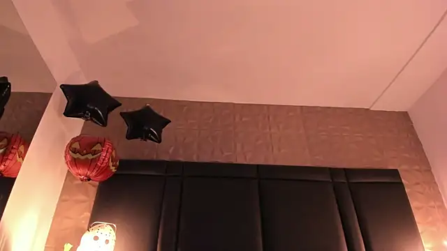 AxelThompson  online show from 10/25/25, 10:56