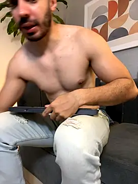 AxelThompson  online show from 11/28/25, 11:35