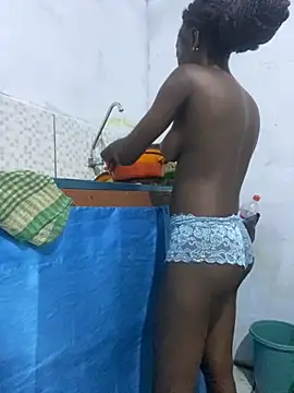 Snapshot of GeileErica chatting on 09/13/25, 12:43 GeileErica online show from 09/13/25, 12:43