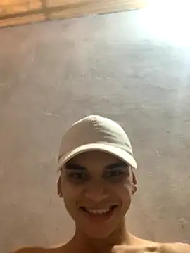 Snapshot of dailydosam chatting on 11/10/25, 11:53 dailydosam online show from 11/10/25, 11:53