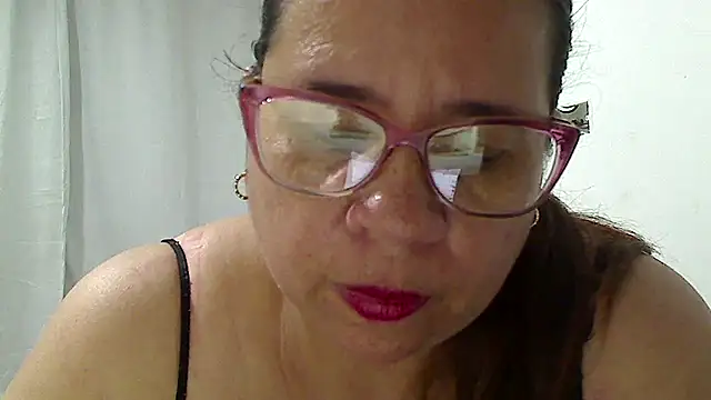 Snapshot of luciana69hot chatting on 06/27/26, 08:47 luciana69hot online show from 06/27/26, 08:47