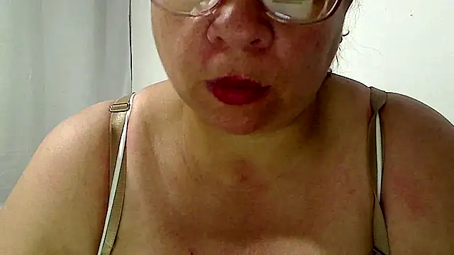 Snapshot of luciana69hot chatting on 07/12/26, 04:42 luciana69hot online show from 07/12/26, 04:42