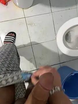 Snapshot of 7waykomm chatting on 03/25/26, 01:22 7waykomm online show from 03/25/26, 01:22