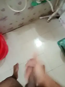 Snapshot of zim200 chatting on 10/08/25, 08:45 zim200 online show from 10/08/25, 08:45