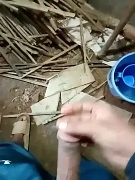 Snapshot of zim200 chatting on 11/20/25, 06:35 zim200 online show from 11/20/25, 06:35