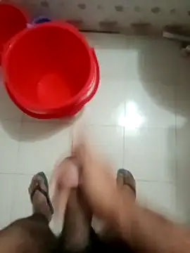 Snapshot of zim200 chatting on 11/25/25, 11:27 zim200 online show from 11/25/25, 11:27