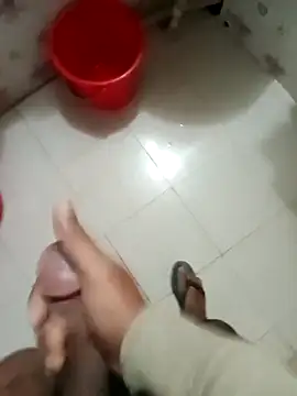 Snapshot of zim200 chatting on 11/29/25, 12:35 zim200 online show from 11/29/25, 12:35