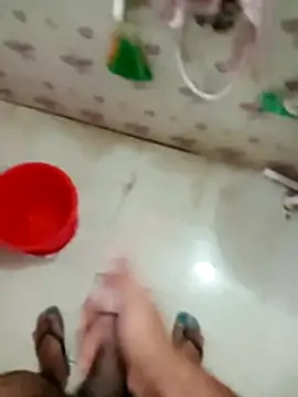 Snapshot of zim200 chatting on 11/30/25, 06:06 zim200 online show from 11/30/25, 06:06