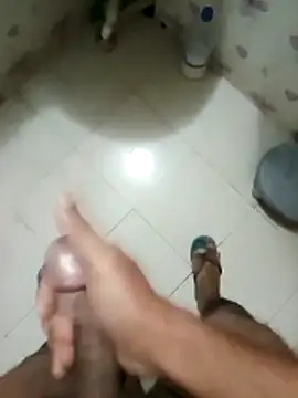 Snapshot of zim200 chatting on 02/13/26, 01:29 zim200 online show from 02/13/26, 01:29