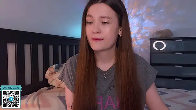 Snapshot of mia_here chatting on 09/10/25, 10:37 mia here online show from 09/10/25, 10:37