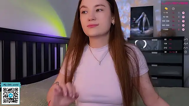 Snapshot of mia_here chatting on 10/03/25, 11:07 mia here online show from 10/03/25, 11:07