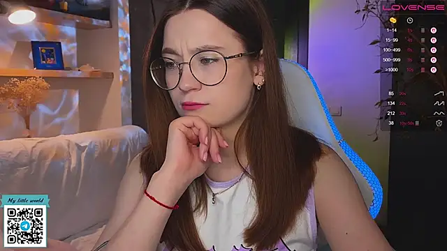 mia here online show from 11/24/25, 02:11