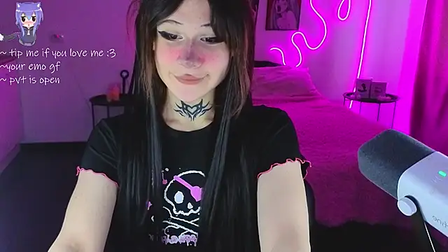 Snapshot of your_little_eva chatting on 02/26/26, 01:43 your little eva online show from 02/26/26, 01:43