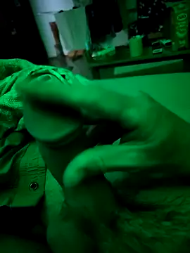 Snapshot of MrThomas31 chatting on 03/27/26, 01:11 MrThomas31 online show from 03/27/26, 01:11