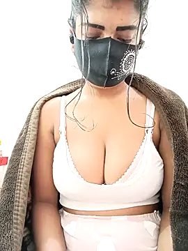 Snapshot of Nodi- chatting on 02/08/26, 09:40 Nodi- online show from 02/08/26, 09:40