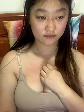 Snapshot of xialuo25 chatting on 11/21/25, 10:08 xialuo25 online show from 11/21/25, 10:08