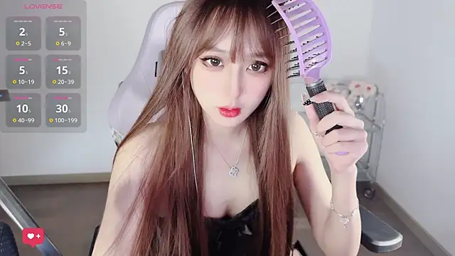 Snapshot of OwQoll chatting on 03/24/26, 07:46 OwQoll online show from 03/24/26, 07:46