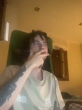 Snapshot of AngelJoven chatting on 09/17/25, 10:22 AngelJoven online show from 09/17/25, 10:22