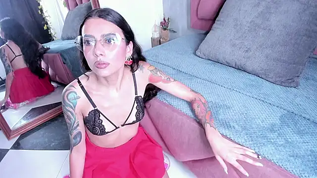 viollettaa  online show from 12/16/25, 06:57