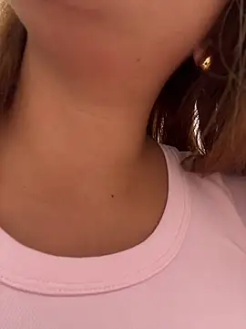 sara calderon online show from 11/18/25, 02:21