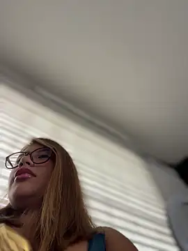 sara calderon online show from 12/21/25, 01:29