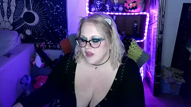 Snapshot of Kinky_Witch chatting on 03/28/26, 04:34 Kinky Witch online show from 03/28/26, 04:34