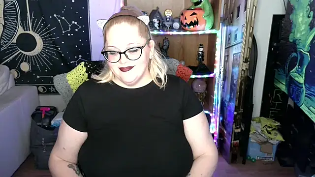 Snapshot of Kinky_Witch chatting on 04/08/26, 04:40 Kinky Witch online show from 04/08/26, 04:40