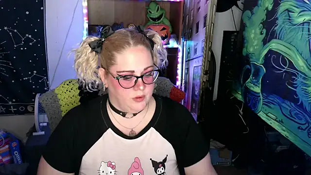 Snapshot of Kinky_Witch chatting on 04/17/26, 04:32 Kinky Witch online show from 04/17/26, 04:32