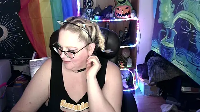 Snapshot of Kinky_Witch chatting on 06/11/26, 03:15 Kinky Witch online show from 06/11/26, 03:15