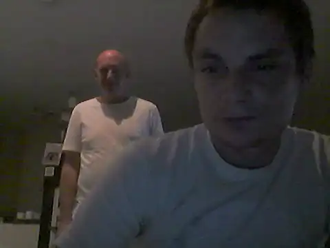 Snapshot of kenniiiyyy chatting on 10/01/25, 09:43 kenniiiyyy online show from 10/01/25, 09:43