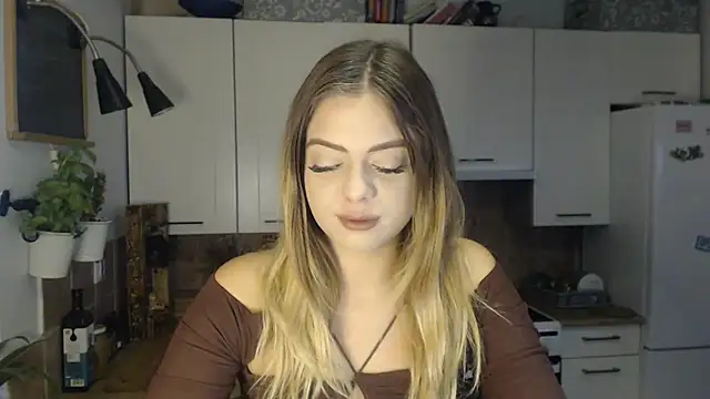 Snapshot of BuffyxLUST chatting on 10/28/25, 07:45 BuffyxLUST online show from 10/28/25, 07:45