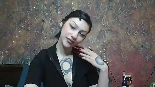 Susie su online show from 12/04/25, 08:56