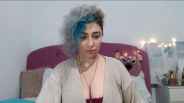 Snapshot of AAARUNY chatting on 10/08/25, 12:03 AAARUNY online show from 10/08/25, 12:03