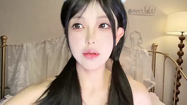 Snapshot of kiraa-0051 chatting on 10/02/25, 04:41 kiraa-0051 online show from 10/02/25, 04:41