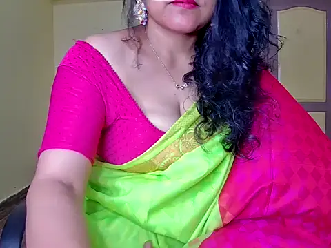 Snapshot of MasTANIYA chatting on 10/05/25, 11:35 MasTANIYA online show from 10/05/25, 11:35