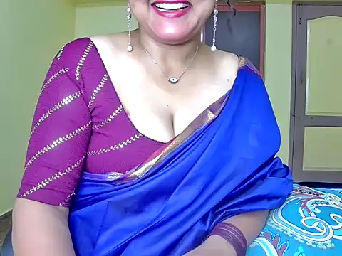 Snapshot of MasTANIYA chatting on 10/18/25, 03:20 MasTANIYA online show from 10/18/25, 03:20