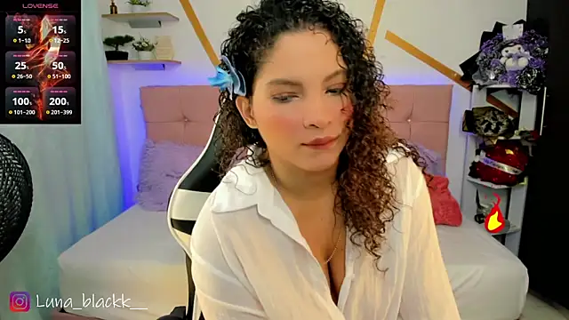 Luna blackk online show from 05/03/26, 09:10