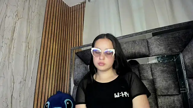 Cherry  Hot online show from 10/24/25, 10:17