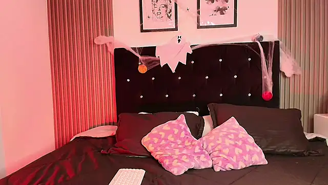 ashlycarteer online show from 10/27/25, 06:56