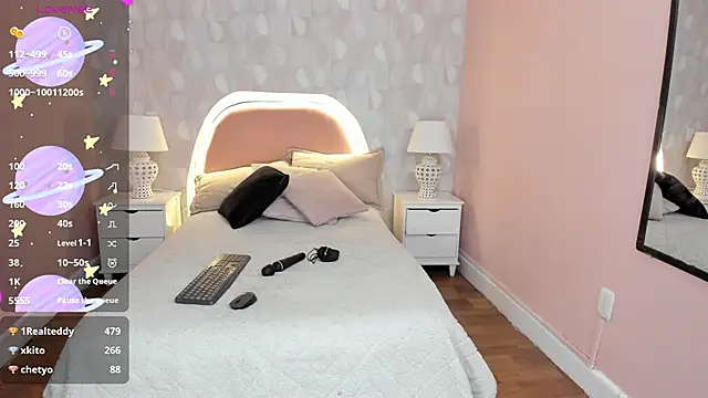 isabella milf  online show from 06/12/26, 07:13