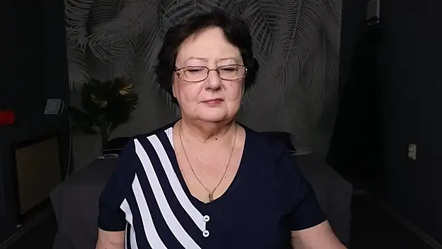 Margo Moll online show from 11/26/25, 04:35