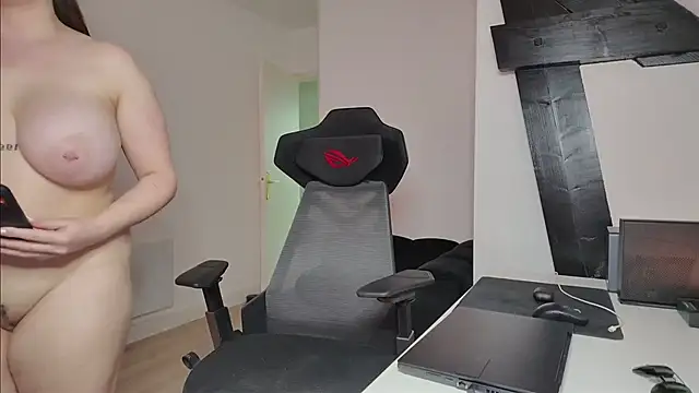 Snapshot of Luna_Doll@xh chatting on 03/05/26, 08:38 Luna Dollxh online show from 03/05/26, 08:38