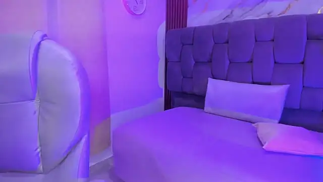 Snapshot of Anny_bridge chatting on 09/30/25, 01:49 Anny bridge online show from 09/30/25, 01:49