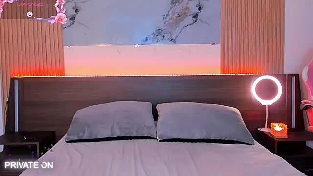 Snapshot of samanthaa_moon chatting on 02/21/26, 12:11 samanthaa moon online show from 02/21/26, 12:11