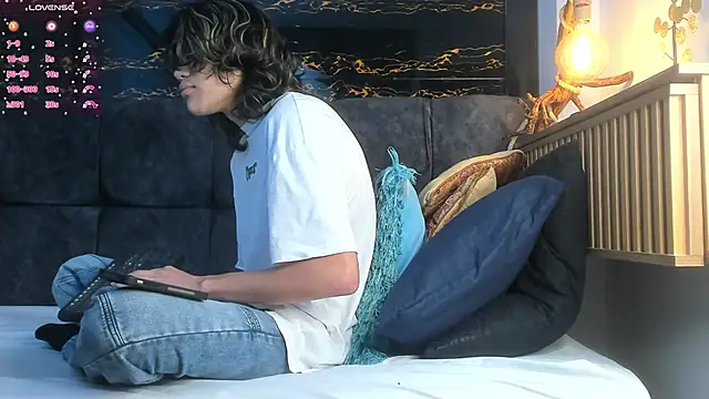 Diamond twink online show from 11/23/25, 03:50