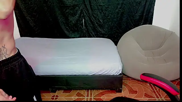 Snapshot of Thommy_cute chatting on 09/11/25, 10:15 Thommy cute online show from 09/11/25, 10:15