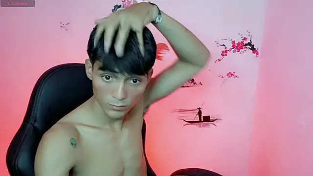 Snapshot of Thommy_cute chatting on 09/27/25, 05:51 Thommy cute online show from 09/27/25, 05:51