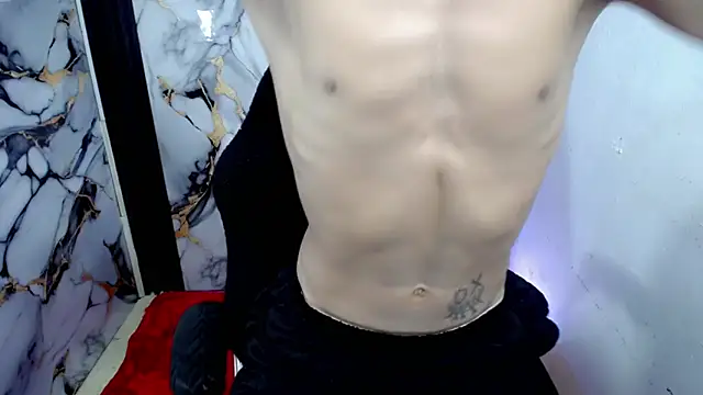 Snapshot of Thommy_cute chatting on 03/03/26, 08:15 Thommy cute online show from 03/03/26, 08:15