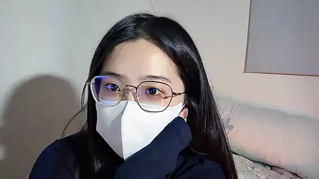 Snapshot of LHeart chatting on 01/13/26, 02:33 LHeart online show from 01/13/26, 02:33